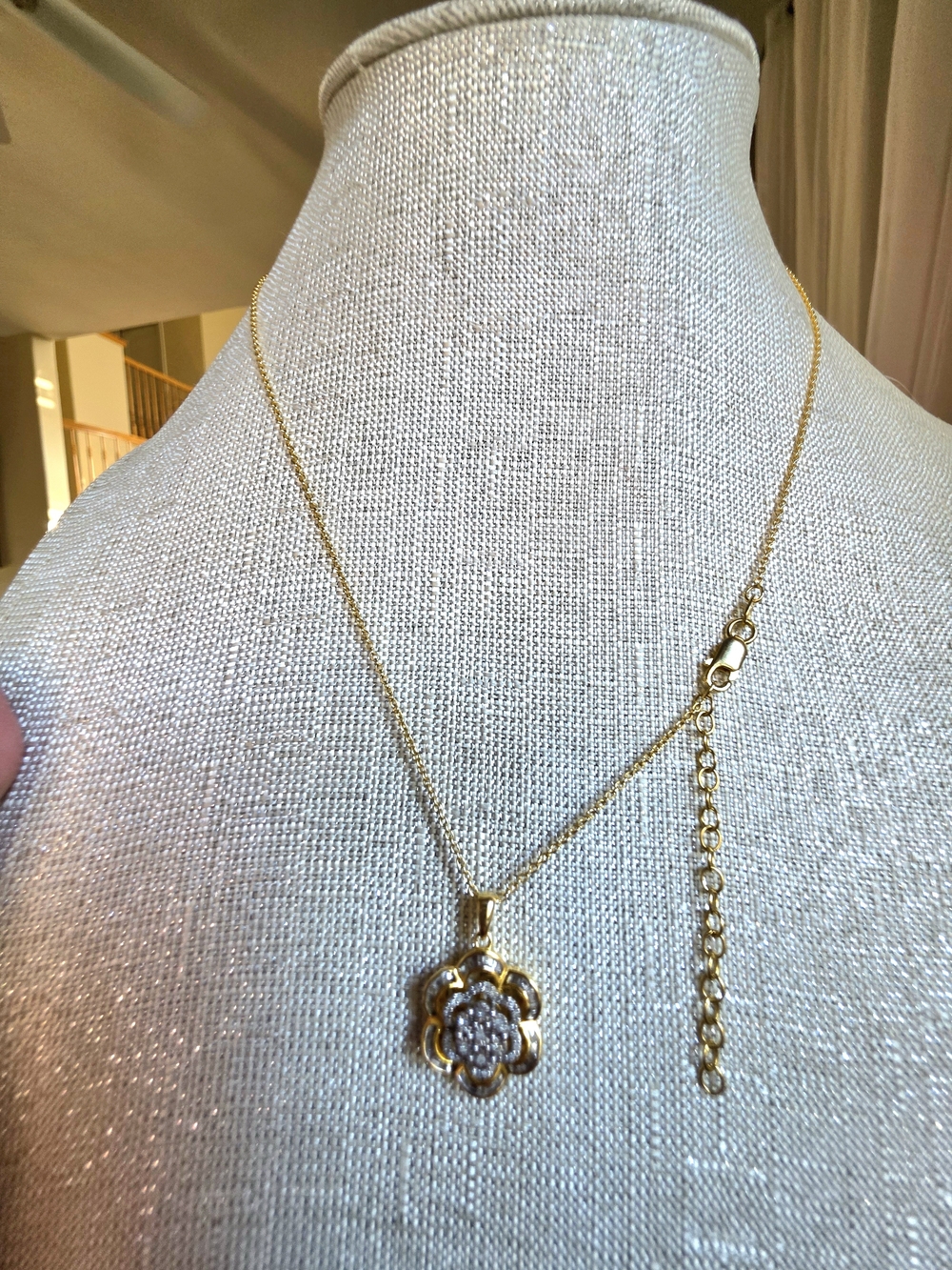 925 Sterling Silver Two-Tone Gold Plated 3D Tiered Camellia Flower Cluster Penda - Picture 11 of 11